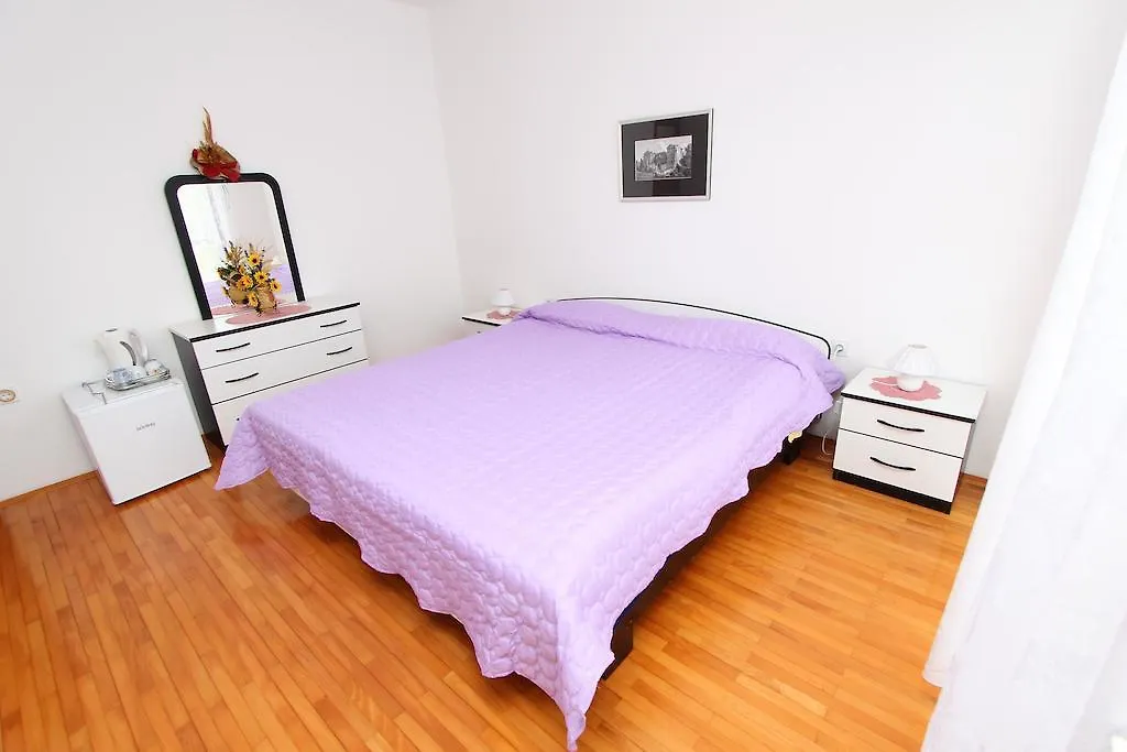 Rooms And Apartment Sanja Rovinj 2*,  Croacia