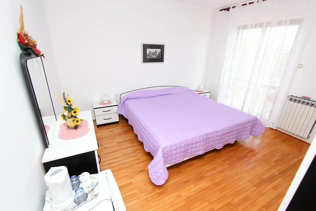 Rooms And Apartment Sanja Rovinj 2*,  Croacia