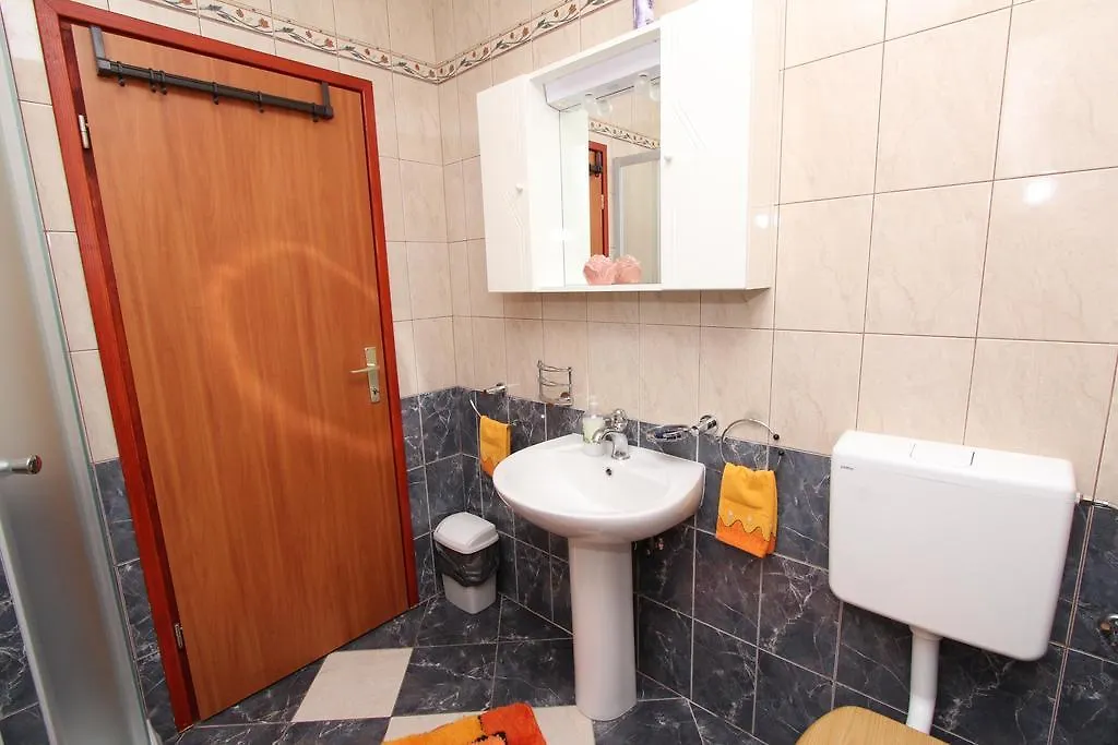 Rooms And Apartment Sanja Rovinj 2*,